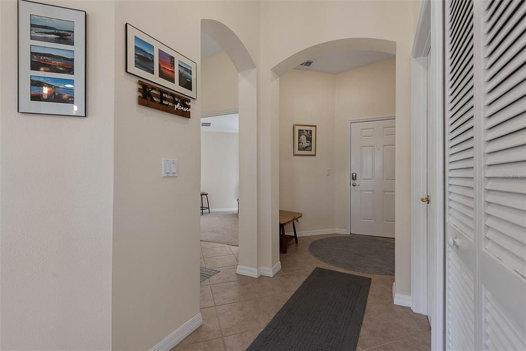 Под контрактом: $485,000 (3 спален, 2 ванн, 1712 Квадратных фут)