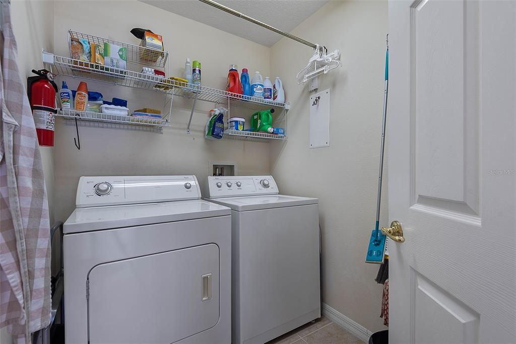 Под контрактом: $485,000 (3 спален, 2 ванн, 1712 Квадратных фут)