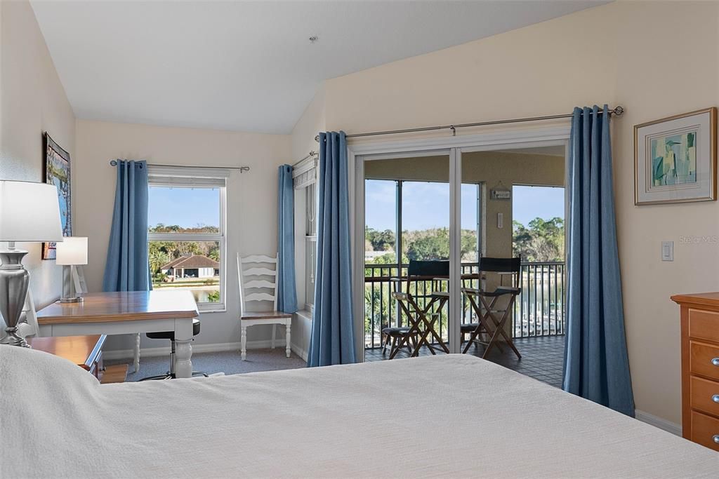 Под контрактом: $485,000 (3 спален, 2 ванн, 1712 Квадратных фут)