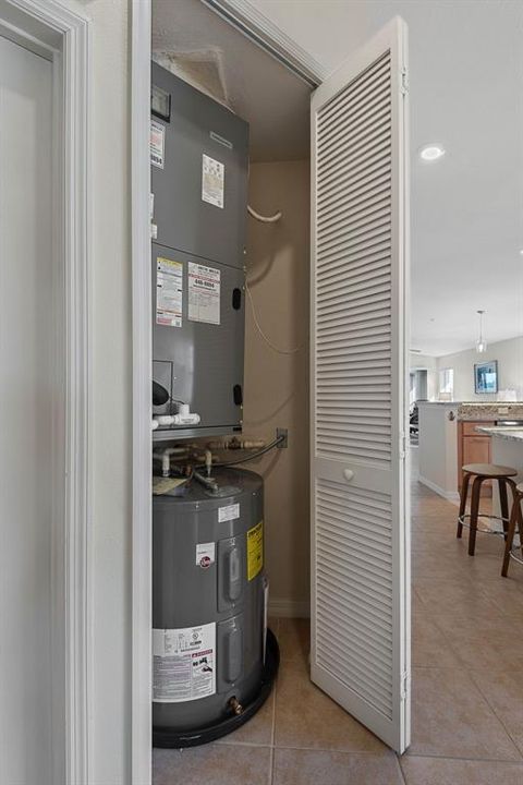 Под контрактом: $485,000 (3 спален, 2 ванн, 1712 Квадратных фут)