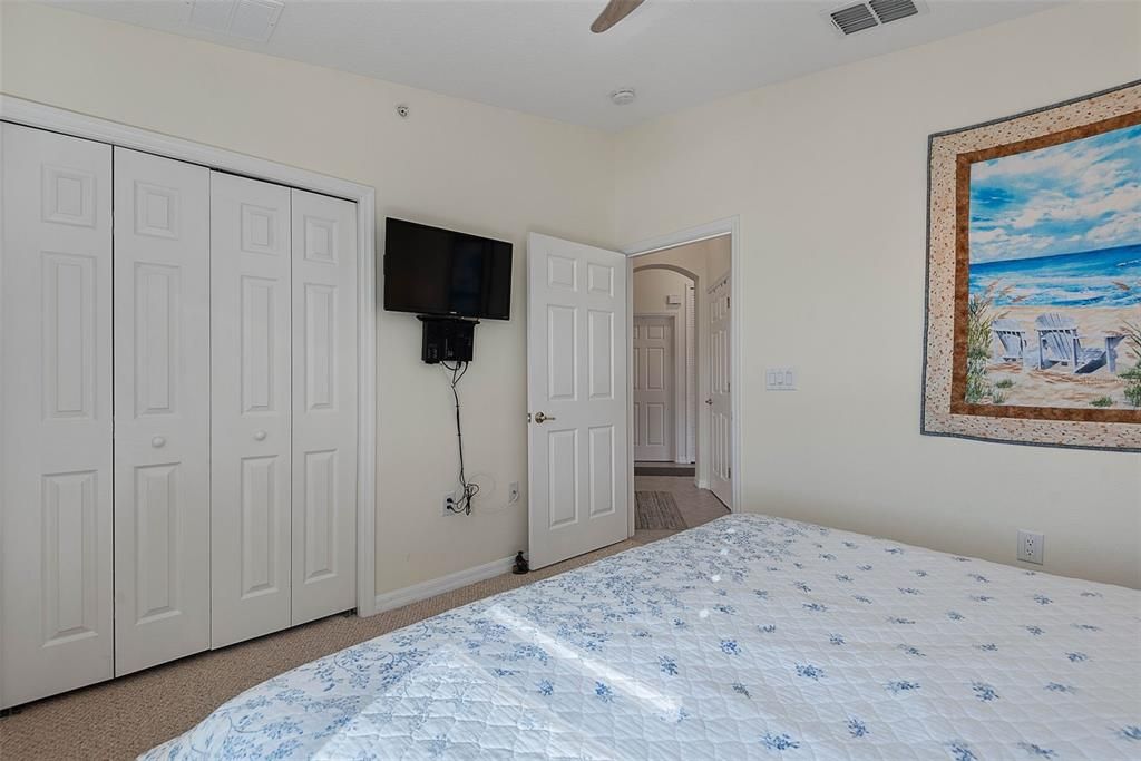 Под контрактом: $485,000 (3 спален, 2 ванн, 1712 Квадратных фут)