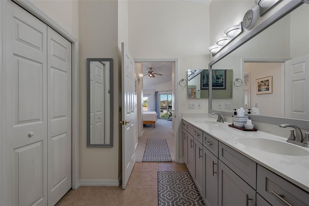 Под контрактом: $485,000 (3 спален, 2 ванн, 1712 Квадратных фут)