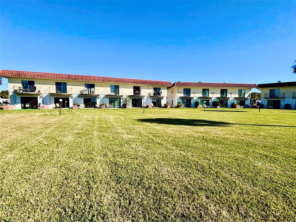 Active With Contract: $205,000 (2 beds, 2 baths, 1184 Square Feet)