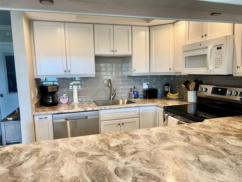 Active With Contract: $205,000 (2 beds, 2 baths, 1184 Square Feet)