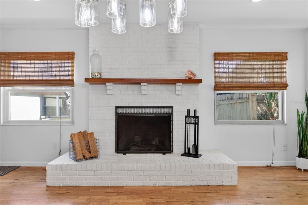 Active With Contract: $700,000 (5 beds, 3 baths, 2639 Square Feet)