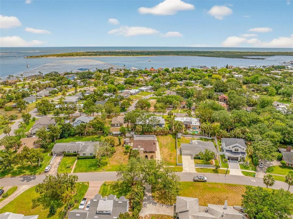 Active With Contract: $700,000 (5 beds, 3 baths, 2639 Square Feet)