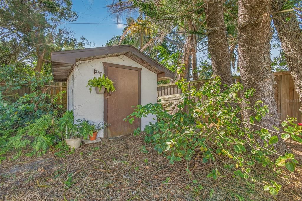 Active With Contract: $700,000 (5 beds, 3 baths, 2639 Square Feet)