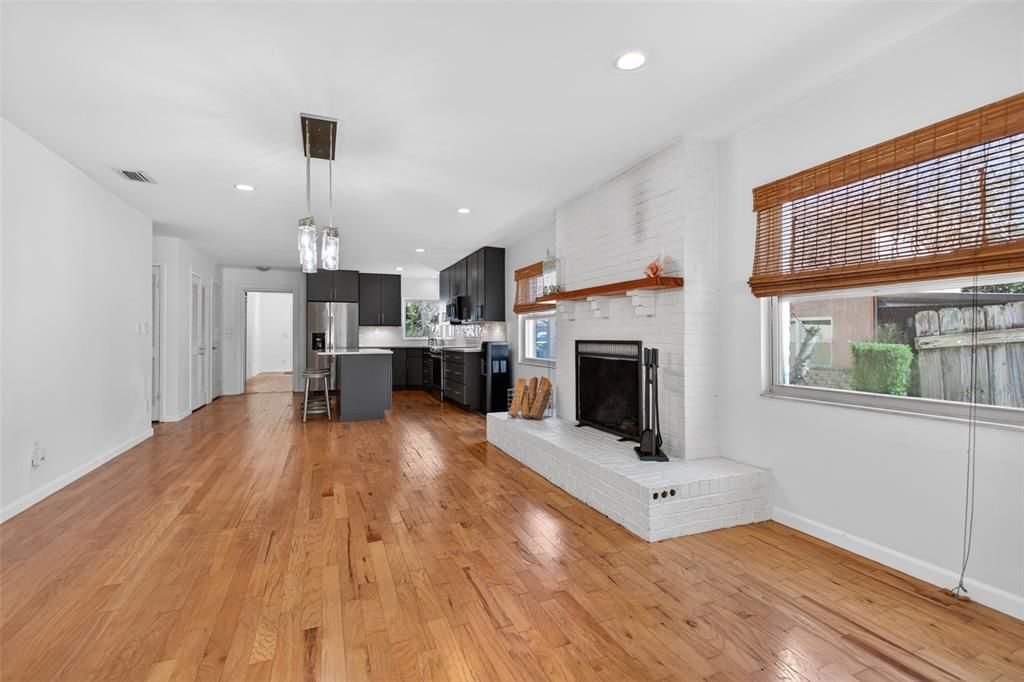 Active With Contract: $700,000 (5 beds, 3 baths, 2639 Square Feet)