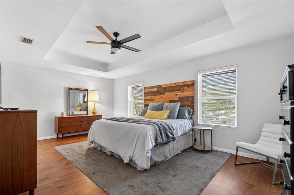 Active With Contract: $700,000 (5 beds, 3 baths, 2639 Square Feet)