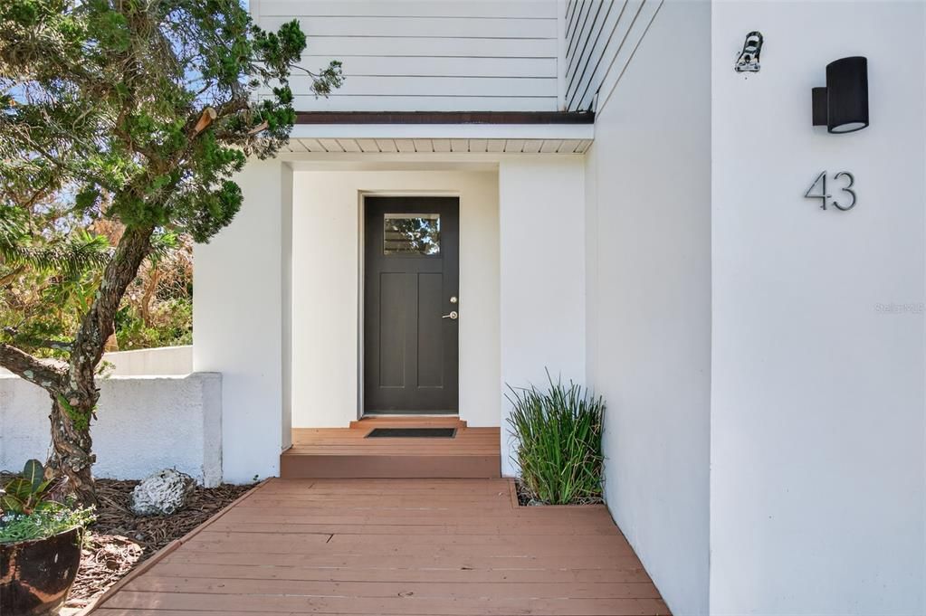 Active With Contract: $700,000 (5 beds, 3 baths, 2639 Square Feet)