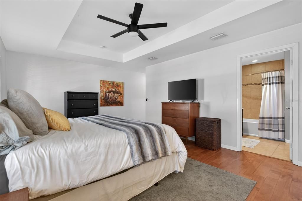 Active With Contract: $700,000 (5 beds, 3 baths, 2639 Square Feet)