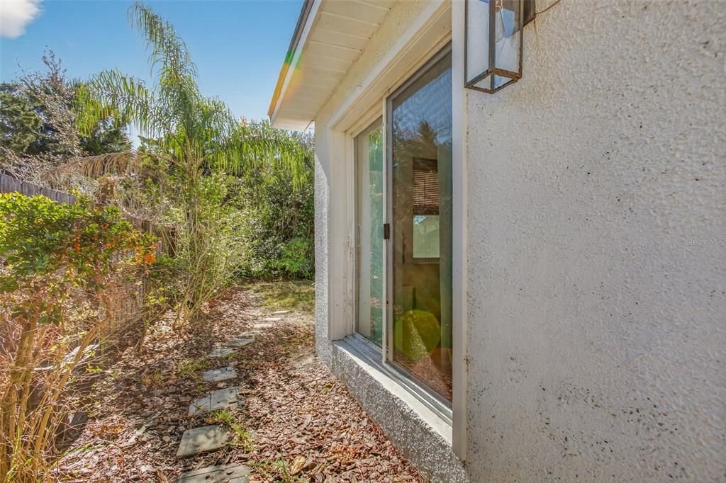 Active With Contract: $700,000 (5 beds, 3 baths, 2639 Square Feet)