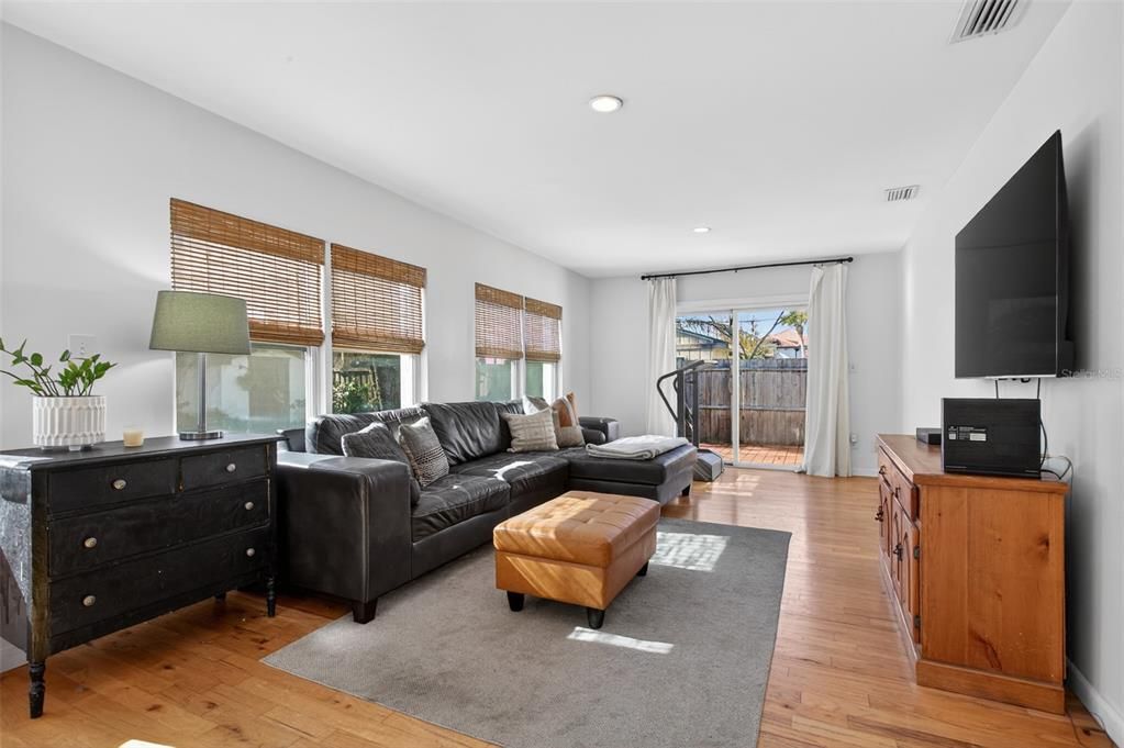 Active With Contract: $700,000 (5 beds, 3 baths, 2639 Square Feet)