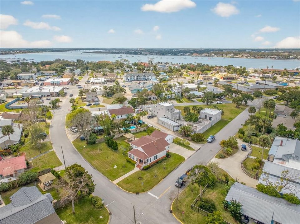 Active With Contract: $700,000 (5 beds, 3 baths, 2639 Square Feet)