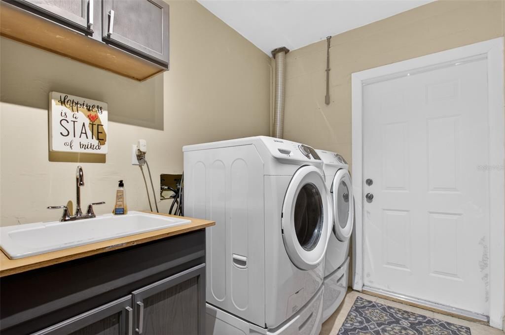 Active With Contract: $700,000 (5 beds, 3 baths, 2639 Square Feet)