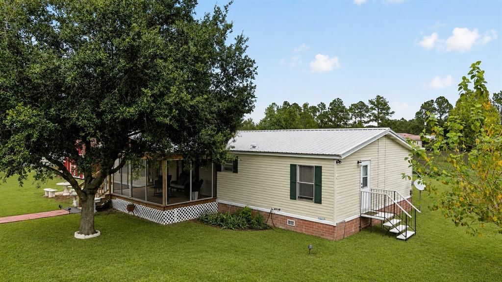 For Sale: $428,000 (4 beds, 2 baths, 1560 Square Feet)