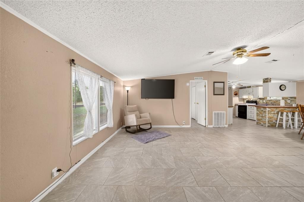 For Sale: $428,000 (4 beds, 2 baths, 1560 Square Feet)