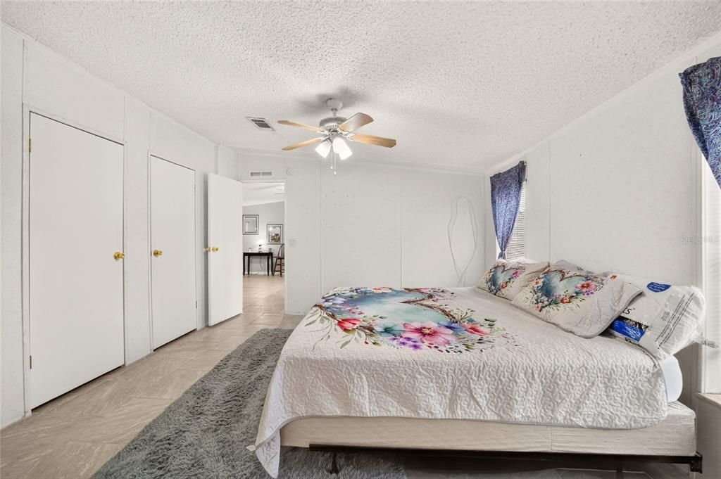 For Sale: $428,000 (4 beds, 2 baths, 1560 Square Feet)