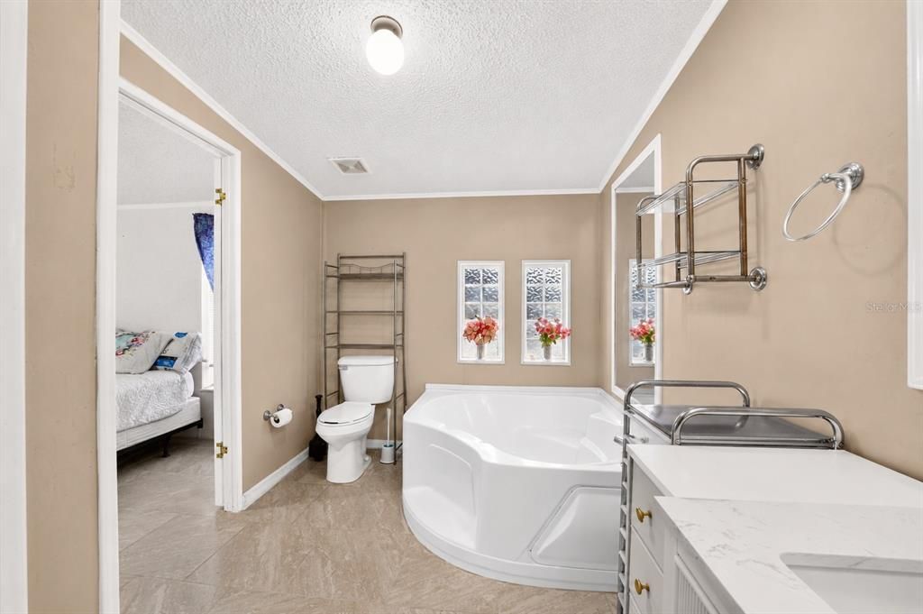 For Sale: $428,000 (4 beds, 2 baths, 1560 Square Feet)