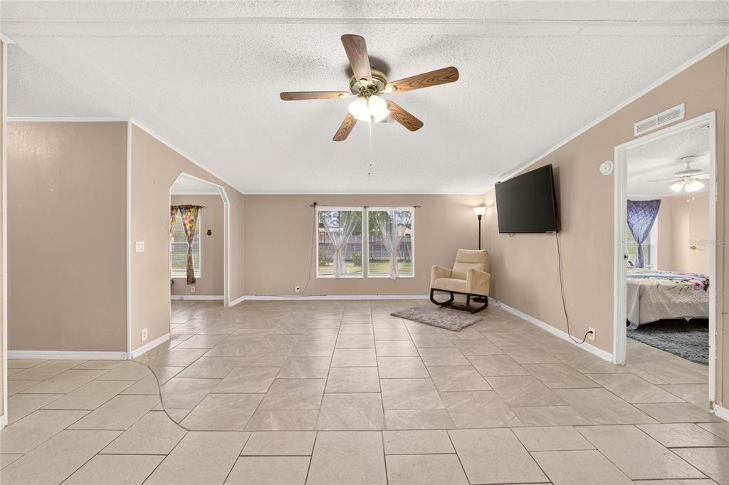 For Sale: $428,000 (4 beds, 2 baths, 1560 Square Feet)