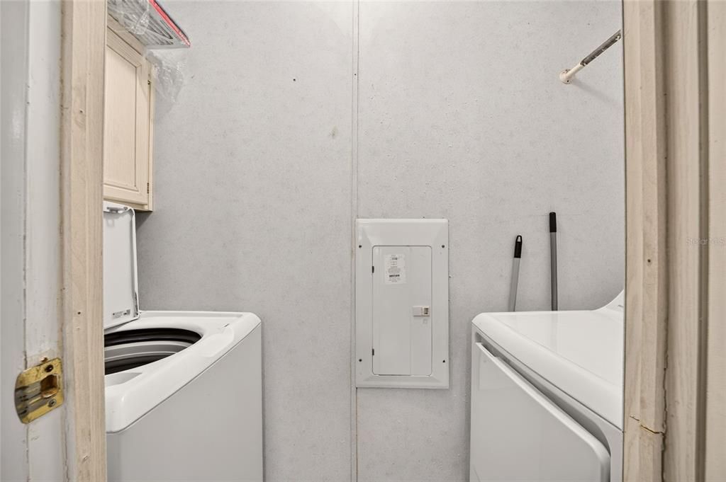 For Sale: $428,000 (4 beds, 2 baths, 1560 Square Feet)