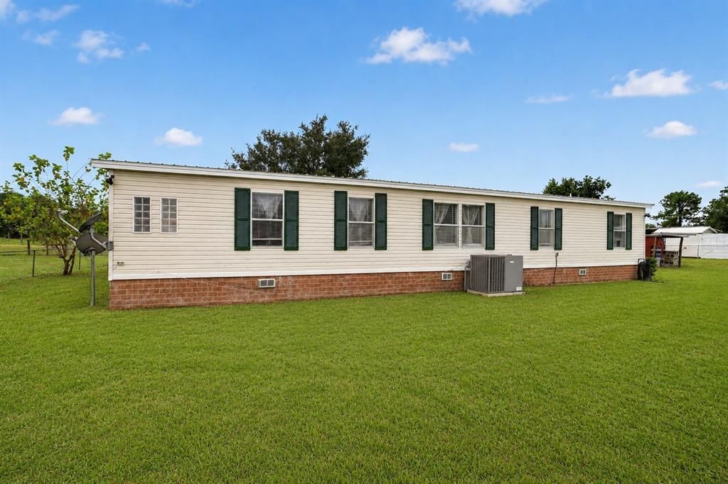 For Sale: $428,000 (4 beds, 2 baths, 1560 Square Feet)