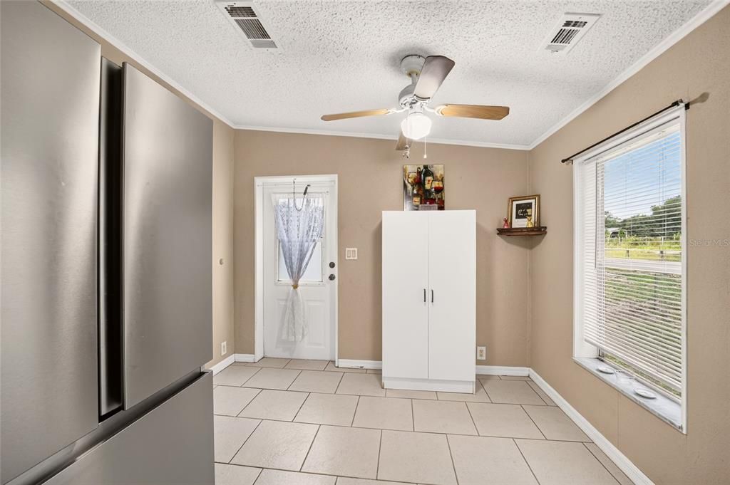 For Sale: $428,000 (4 beds, 2 baths, 1560 Square Feet)