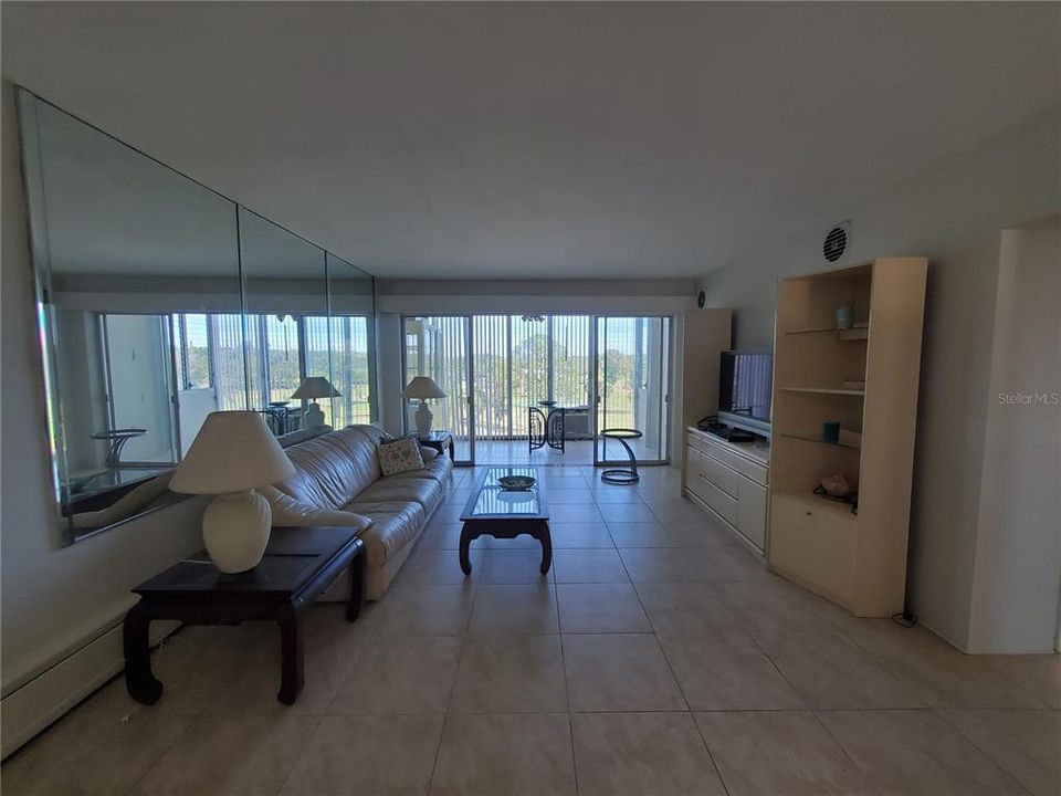 Activo con contrato: $1,295 (2 camas, 1 baños, 920 Pies cuadrados)