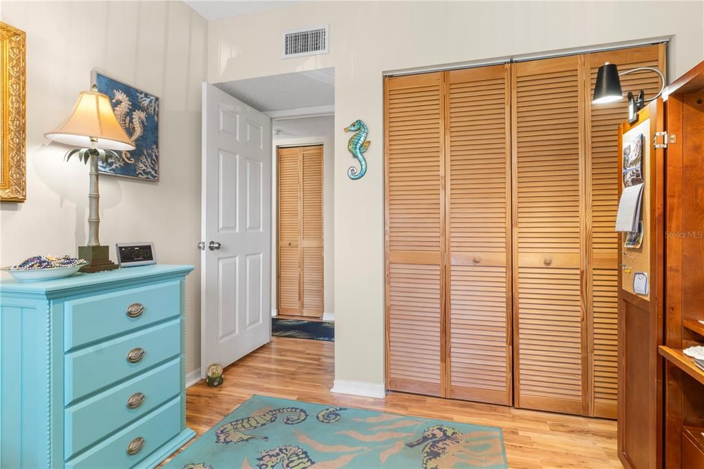 En Venta: $269,900 (3 camas, 2 baños, 1329 Pies cuadrados)