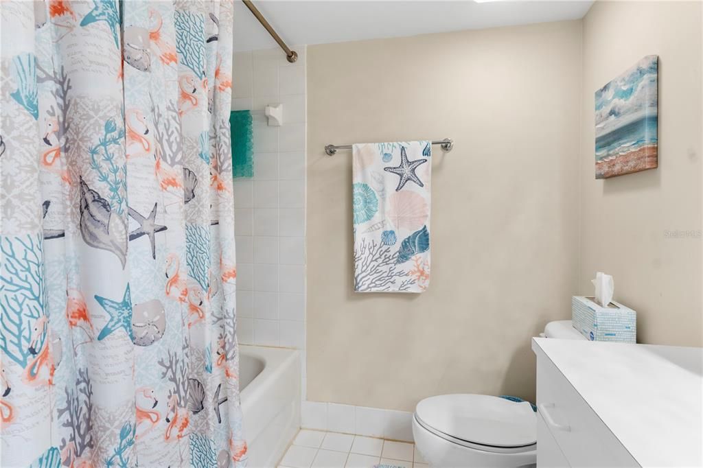 En Venta: $269,900 (3 camas, 2 baños, 1329 Pies cuadrados)