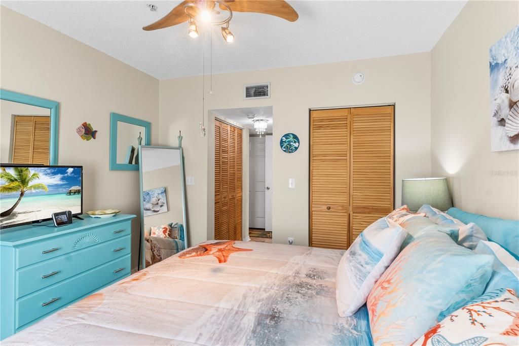 En Venta: $269,900 (3 camas, 2 baños, 1329 Pies cuadrados)