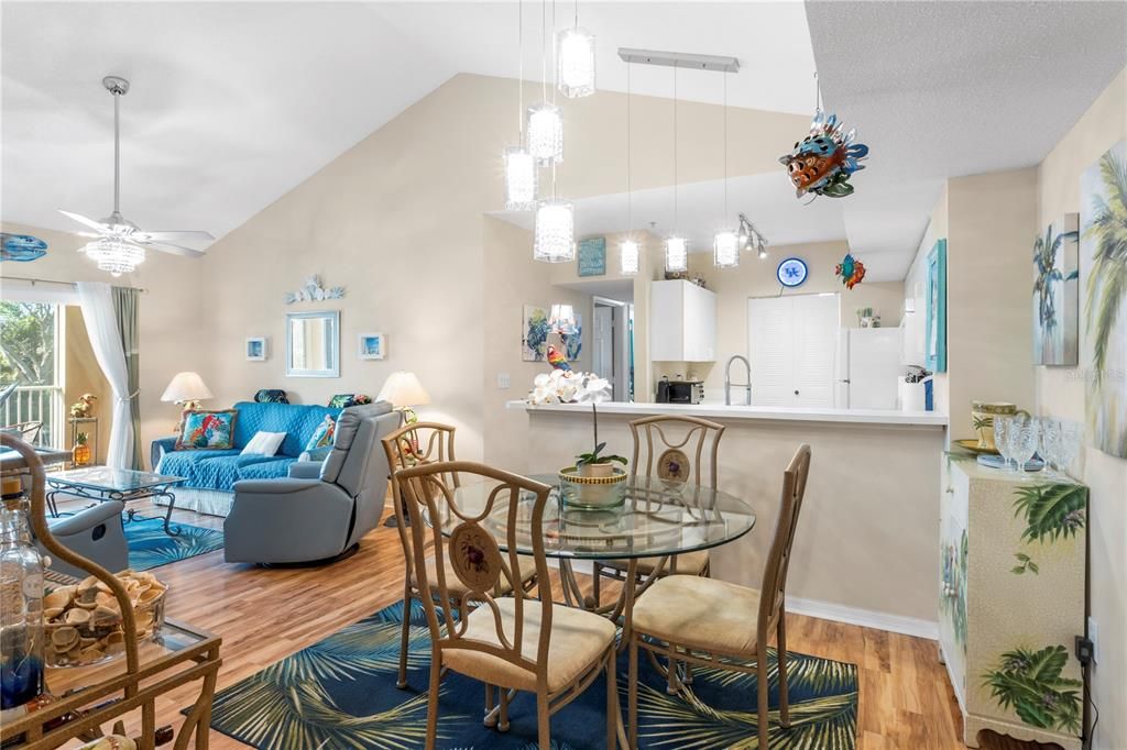 En Venta: $269,900 (3 camas, 2 baños, 1329 Pies cuadrados)