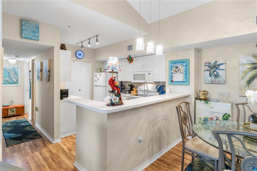 En Venta: $269,900 (3 camas, 2 baños, 1329 Pies cuadrados)