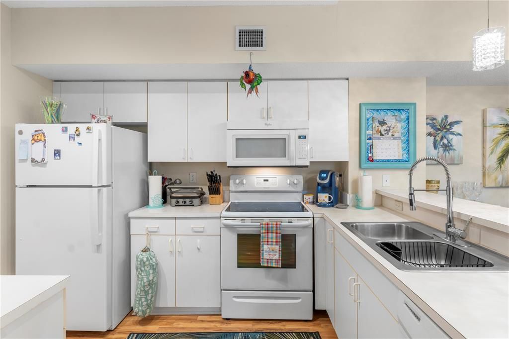 En Venta: $269,900 (3 camas, 2 baños, 1329 Pies cuadrados)