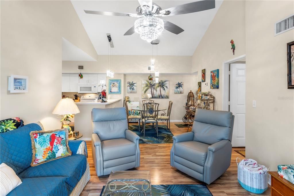 En Venta: $269,900 (3 camas, 2 baños, 1329 Pies cuadrados)