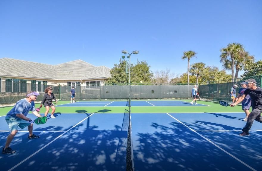 Active With Contract: $449,000 (4 beds, 2 baths, 2838 Square Feet)