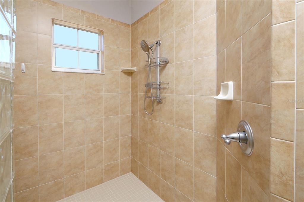 Active With Contract: $449,000 (4 beds, 2 baths, 2838 Square Feet)