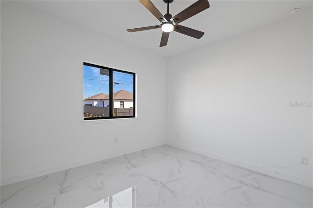 Под контрактом: $375,000 (3 спален, 2 ванн, 1760 Квадратных фут)
