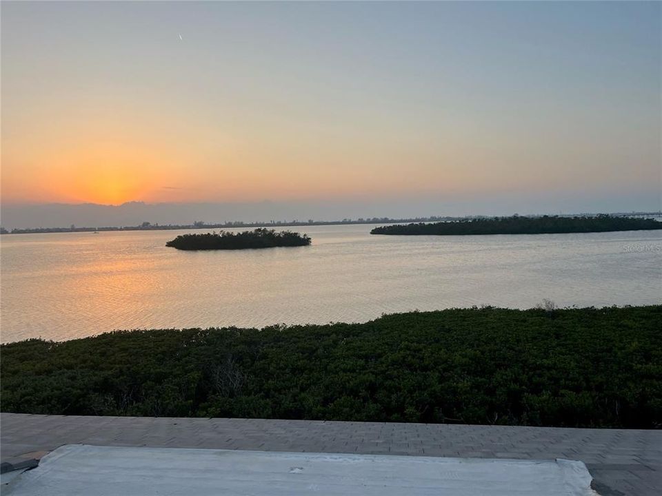 For Sale: $497,000 (2 beds, 2 baths, 1486 Square Feet)