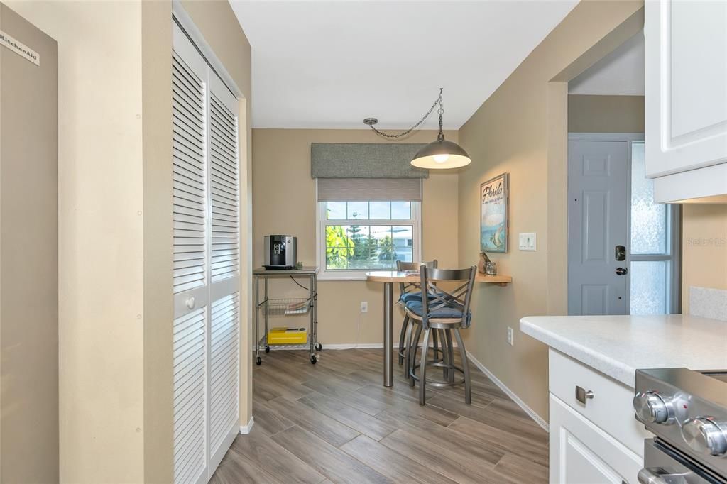 For Sale: $497,000 (2 beds, 2 baths, 1486 Square Feet)