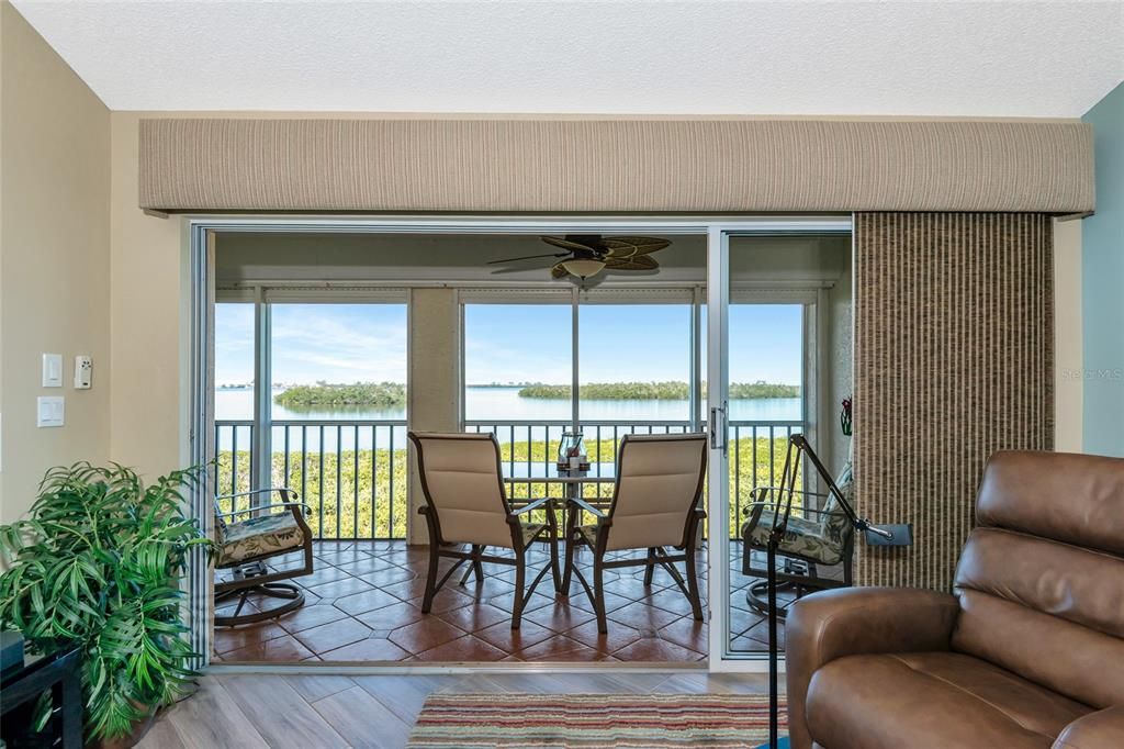 For Sale: $497,000 (2 beds, 2 baths, 1486 Square Feet)