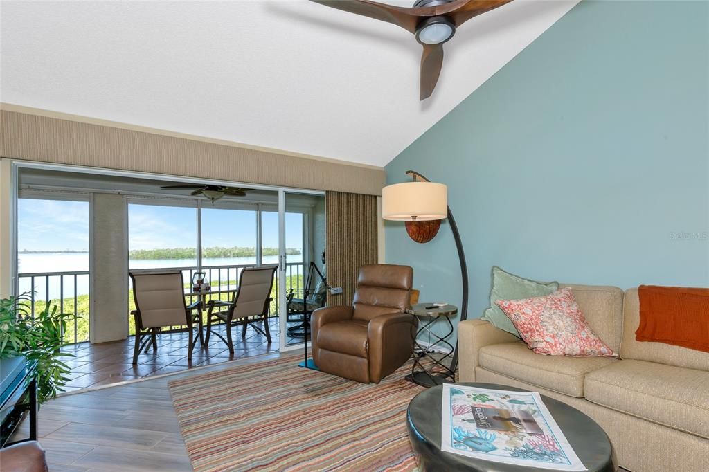 For Sale: $497,000 (2 beds, 2 baths, 1486 Square Feet)
