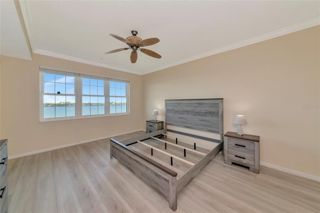 For Sale: $719,000 (2 beds, 2 baths, 1932 Square Feet)