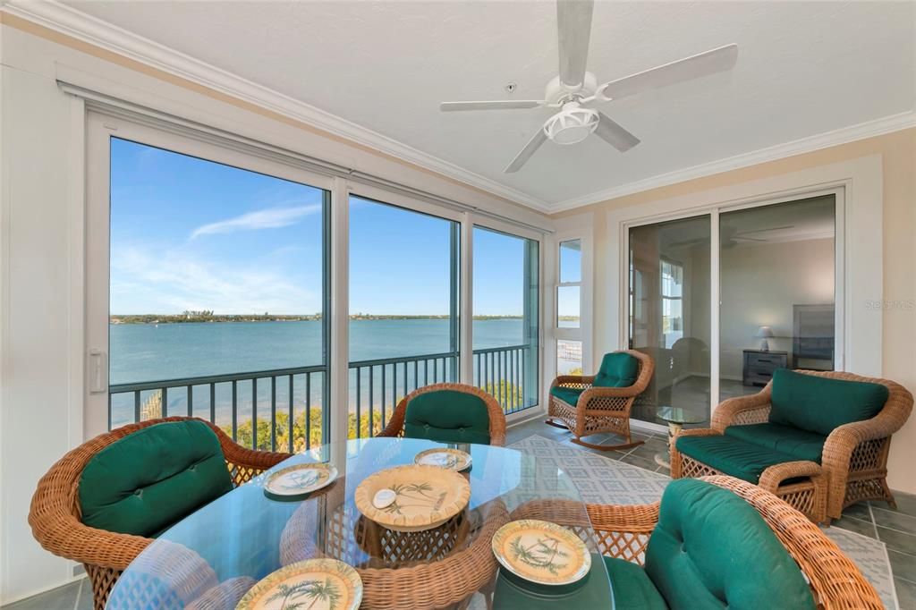 For Sale: $719,000 (2 beds, 2 baths, 1932 Square Feet)