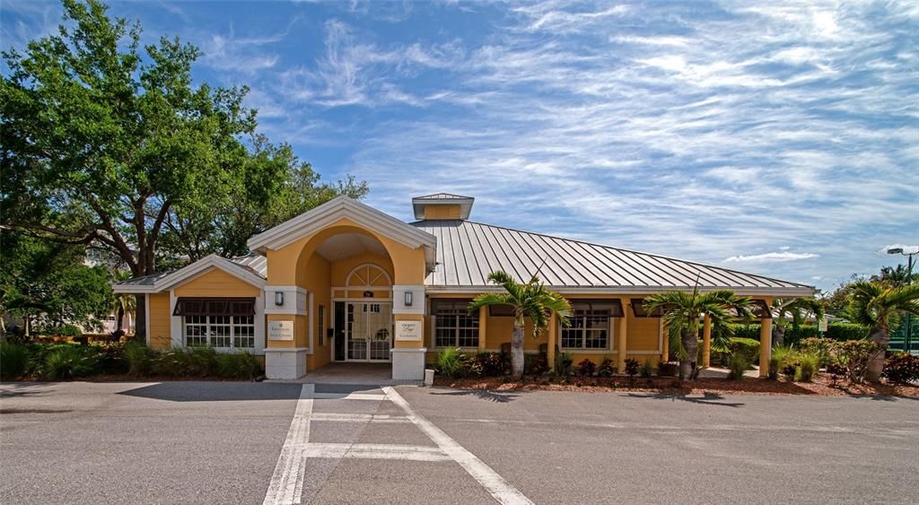 For Sale: $719,000 (2 beds, 2 baths, 1932 Square Feet)