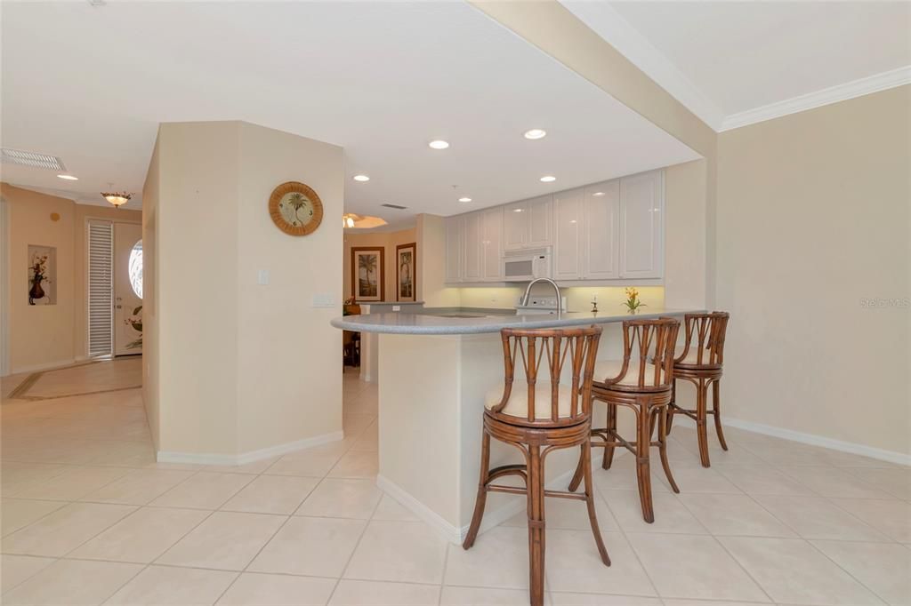 For Sale: $719,000 (2 beds, 2 baths, 1932 Square Feet)