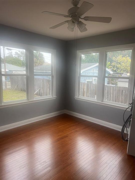 На продажу: $32,400 (0 спален, 0 ванн, 1127 Квадратных фут)