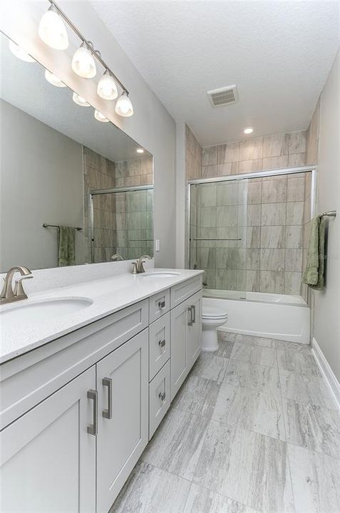 Activo con contrato: $1,575,000 (5 camas, 4 baños, 4258 Pies cuadrados)