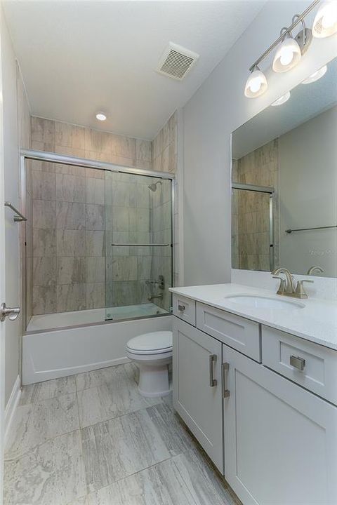 Activo con contrato: $1,575,000 (5 camas, 4 baños, 4258 Pies cuadrados)