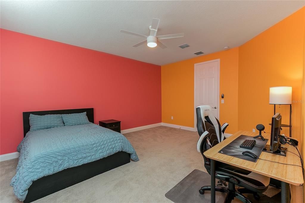 Activo con contrato: $1,575,000 (5 camas, 4 baños, 4258 Pies cuadrados)